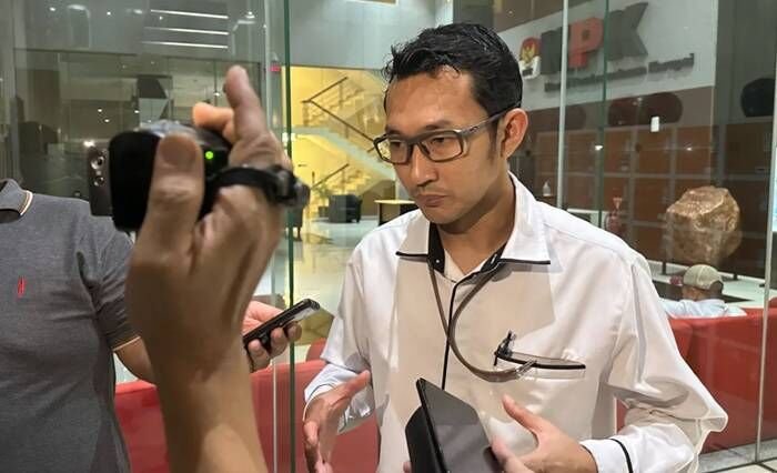 Juru Bicara Komisi Pemberantasan Korupsi Budi Prasetyo saat memberikan keterangan di Gedung Merah Putih KPK, Jakarta, Senin (21/7/2025). FOTO : ANTARA/Rio Feisal.