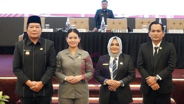 DPRD Kabupaten Mahulu menggelar Sidang Paripurna Pengumuman Penetapan Pasangan Calon Bupati dan Wakil Bupati Terpilih Mahulu Tahun 2024, sekaligus pengumuman akhir masa jabatan kepala daerah periode 2020–2025, di Grand Ballroom lantai 17 Hotel Aston Samarinda pada Rabu (16/07/2025). Foto: HO/dprd.mahakamulukab