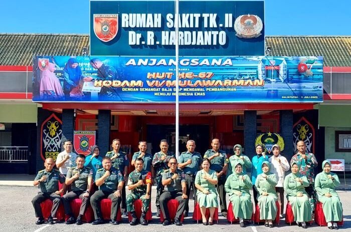 Dalam Rangka HUT ke-67 Kodam VI/Mulawarman Menggelar aksi nyata kepedulian lewat Anjangsana, menyapa langsung para pejuang bangsa, keluarga besar TNI AD, dan anak-anak generasi penerus, Pada Rabu (09/07/2025). Foto: HO/Pendam VI/Mlw
