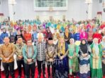 Foto bersama dengan PKK Se-Indonesia setelah Gala Dinner. Foto: Ist/adpimPemprov kaltim