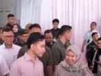 Wakil Presiden RI Gibran Rakabuming Raka saat melakukan kunjungan dan memantau penyaluran dana BSU BPJS Ketenagakerjaan 2025 di Padang, Sumatra Barat (Sumbar) pada Rabu (30/7/2025). FOTO: ANTARA/Fathul Abdi.