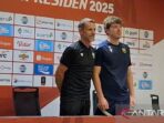 Ole Romeny dan Gary Rowett (Pelatih Oxford) saat konferensi pers menjelang Piala Presiden 2025 di UGBK (5/7/25). Foto: ANTARA/Fajar Satriyo