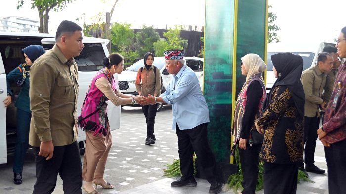 Istri Wakil Presiden RI sekaligus Pelindung Tim Penggerak PKK Nasional, Selvi Ananda Gibran Rakabuming, Saat mengunjungi Kepala Otorita IKN, di Kantor Kemenko 3, Nusantara pada Rabu sore, 9 Juli 2025. Foto: HO/Humas Otorita IKN
