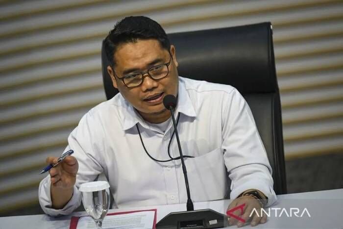 Direktur Penyidikan KPK Asep Guntur Rahayu menyampaikan pemaparan saat konferensi pers di Gedung Merah Putih KPK, Jakarta. Foto: ANTARA/Muhammad Ramdan/nym/pri.