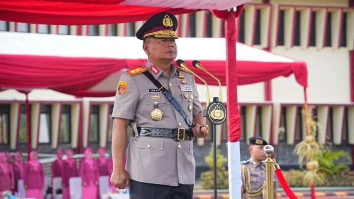 Kapolda Kaltim Irjen Pol. Endar Priantoro, S.H., S.I.K., C.F.E., M.H. selaku Inspektur Upacara pembukaan yang digelar di Lapangan Utama SPN Polda Kaltim, Kecamatan Loa Kulu Kabupaten Kutai Kartanegara (Kukar), pada Rabu (30/7/2025). Foto: HO/Humas Polda Kaltim