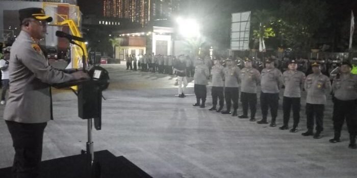 Kapolresta Balikpapan Pimpin Langsung Apel Kesiapan UKL Kamtibmas, Jaga Kondusifitas Malam Minggu di Kota Minyak