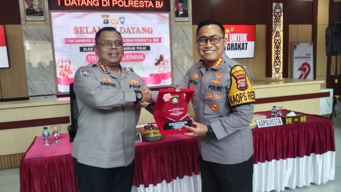 Kapolresta Kombes Pol Anton Firmanto, S.H., S.I.K., M.Si. serta Ketua Tim Supervisi, Kombes Pol Wanto Rahardjo, S.K., S.H., M.H. Foto: HO/Humas Polresta Balikpapan