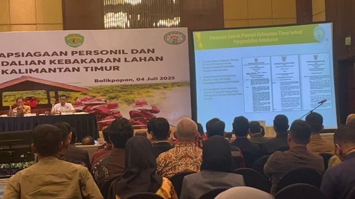 Kegiatan Konsolidasi Kesiapsiagaan Personil dan Peralatan Pengendalian Kebakaran Lahan di Provinsi Kaltim, di Novotel Hotel Balikpapan, pada hari Jumat (4/7/2025). Foto: BorneoFlash/Niken Sulastri