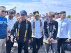 Menteri Lingkungan Hidup dan Kehutanan (LHK) sekaligus Kepala Badan Pengendalian Lingkungan Hidup, Hanif Faisol Nurofiq, didampingi Gubernur Kaltim, Rudy Mas'ud. Foto: BorneoFlash/Nur Ainunnisa