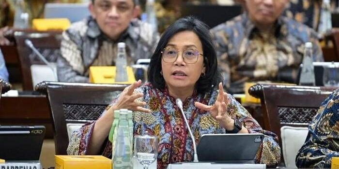Menteri Keuangan RI Sri Mulyani Indrawati menyampaikan paparan pada Rapat Kerja pembahasan asumsi dasar ekonomi makro APBN Tahun 2026 bersama Komisi XI DPR RI. Foto: ANTARA/HO-Kemenkeu/Biro KLI/Zalfa' Dhiaulhaq/aa.