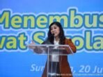 Menteri Komunikasi dan Digital (Menkomdigi) Meutya Hafid saat menghadiri acara taklimat media bertajuk “Menembus Batas Lewat Sekolah Rakyat” yang digelar di Monumen Pers Nasional, Surakarta, Minggu (20/7/2025). FOTO : ANTARA/HO-Kementerian Komunikasi dan Digital