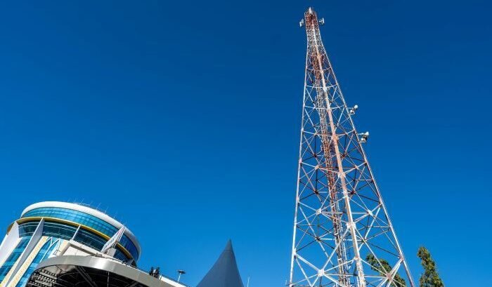 PT Indosat Tbk mengumumkan kinerja keuangan untuk kuartal kedua tahun 2025, pada hari Rabu (30/7/2025). Foto: HO/Indosat Ooredoo Hutchison