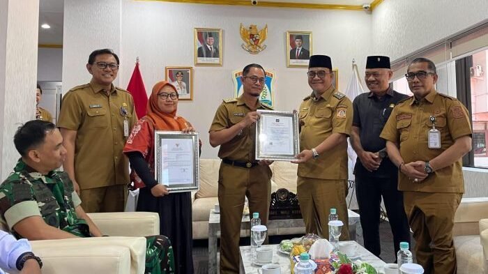 Peluncuran nasional Koperasi Desa Merah Putih sekaligus peringatan Hari Koperasi Nasional ke-78, yang dipimpin langsung oleh Presiden Republik Indonesia, Prabowo Subianto secara daring dari VIP Room Balai Kota Balikpapan, pada Senin (21/7/2025). Foto: BorneoFlash/Niken Sulastri