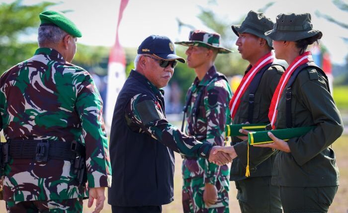 Penutupan Pelatihan dan Pendidikan Bela Negara CPNS Otorita IKN Tahun 2025, yang berlangsung di Pusat Latihan Tempur (Puslatpur) Amborawang, Kodam VI/Mulawarman, Kabupaten Kutai Kartanegara, pada Rabu (02/07/2025). Foto: HO/Humas Otorita IKN
