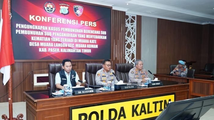 Polda Kaltim Gelar konferensi pers kasus pembunuhan berencana yang mengguncang warga Kecamatan Muara Komam, Pada Selasa (22/7/2025). Foto: HO/Humas Polda Kaltim