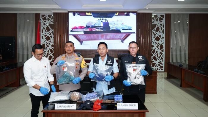 Polda Kaltim Mengamankan Barang Bukti kasus pembunuhan berencana yang mengguncang warga Kecamatan Muara Komam, Pada Selasa (22/7/2025). Foto: HO/Humas Polda Kaltim