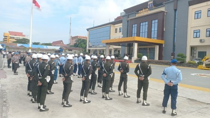 Polresta Balikpapan menggelar Apel Operasi Patuh Mahakam 2025 di halaman Mapolresta Balikpapan, Pada Senin pagi (14/7/2025). Foto: HO/Humas Polresta Balikpapan
