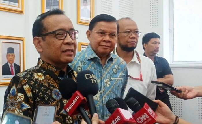 Menteri Koordinator Bidang Pembangunan Manusia dan Kebudayaan (Menko PMK) Pratikno saat memberikan keterangan kepada wartawan di Jakarta, Kamis (24/7/2025). FOTO : ANTARA/Tri Meilani Ameliya.