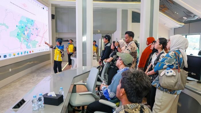 Puluhan ASN Kementerian Kesehatan yang akan bertugas di RSUP IKN mengikuti orientasi lapangan dengan menjelajahi berbagai titik strategis dan infrastruktur kota pada Jumat (25/07/2025). Foto: HO/Humas Otorita IKN