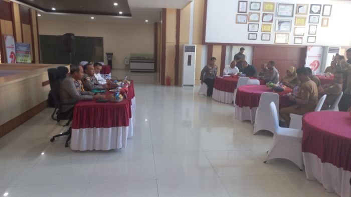 Puslitbang Polri menggandeng Polresta Balikpapan untuk menggelar kegiatan penelitian dan diskusi mendalam bertajuk Focus Group Discussion (FGD) di Lobi Dalam Mapolresta Balikpapan, pada Senin (21/7/2025). Foto: HO/Humas Polresta Balikpapan
