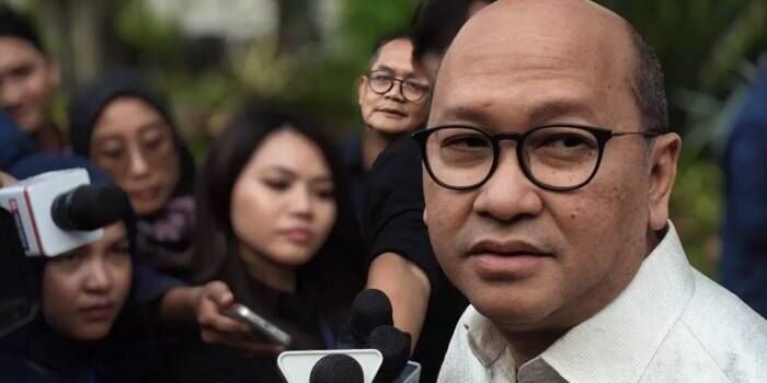 Menteri Investasi dan Hilirisasi/Kepala Badan Koordinasi Penanaman Modal (BKPM) Rosan Ruslani saat menyampaikan keterangan terkait Kampung Haji seusai menghadiri pertemuan dengan Presiden Prabowo Subianto di kompleks Istana Kepresidenan, Jakarta, Rabu (30