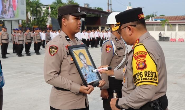 Satu anggota Polresta Balikpapan secara resmi Pemberhentian Tidak Dengan Hormat (PTDH) karena terbukti melanggar Kode Etik Profesi Polri. Foto: HO/Humas Polresta Balikpapan