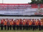 Satuan Brimob Polda Kalimantan Timur menggelar apel kesiapsiagaan operasional dalam Rangka Mengantisipasi potensi bencana Karhutla yang berlangsung di Lapangan M. Jasin, Mako Sat Brimob Polda Kaltim, pada Selasa (29/07/2025). Foto: HO/Humas Polda Kaltim