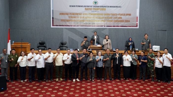 Sidang Paripurna atas Jawaban Pemda atas Pandangan Umum Fraksi-fraksi terhadap Raperda tentang Pertanggungjawaban Pelaksanaan APBD Tahun Anggaran 2024, di Ruang Rapat Paripurna Lantai 2 Kantor DPRD, Rabu (09/07/25). Foto: HO/dprd.mahakamulukab