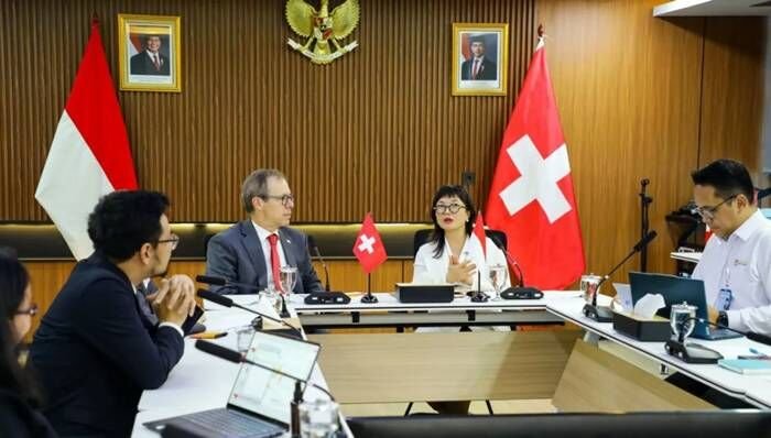 Wakil Menteri Pendidikan Tinggi, Sains, dan Teknologi (Wamendiktisaintek), Stella Christie saat menerima audiensi Duta Besar (Dubes) Swiss, Olivier Zehnder di kantor Kemdiktisaintek, Jakarta, Senin (21/7/2025).FOTO : ANTARA/HO-Kemdiktisaintek RI.