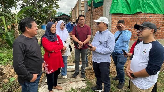 Wakil Wali Kota Balikpapan, H. Bagus Susetyo, Saat meninjau Langsung lokasi Perumahan Sosial RT 28, Kelurahan Batu Ampar, Kecamatan Balikpapan Utara, pada Sabtu (19/7/2025). Foto: BorneoFlash/Niken Sulastri
