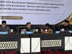 Wakil Wali Kota Balikpapan, H. Bagus Susetyo saat Rapat Paripurna, di Gedung Parkir Lantai 8 Klandasan Balikpapan, pada hari Senin (7/7/2025). Foto: BorneoFlash/Ardian