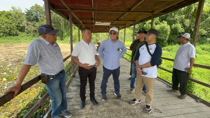 Wakil Wali Kota Balikpapan, H. Bagus Susetyo saat melakukan tinjauan ke bendali 1 di Kawasan perumahan balikpapan regency, pada Sabtu (19/7/2025). Foto: BorneoFlash/Niken Sulastri