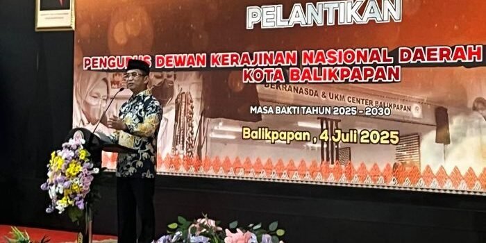 Wali Kota Balikpapan, H. Rahmad Mas’ud Saat Pelantikan kepengurusan Dekranasda Kota Balikpapan masa bakti 2025–2030 yang berlangsung di Auditorium Balai Kota Balikpapan, Jumat (4/7/2025). Foto: BorneoFlash/Ardian
