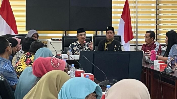 Wali Kota Balikpapan, H. Rahmad Mas'ud saat membuka Rapat Koordinasi Kepala Sekolah, di Balai Kota Balikpapan, pada Jumat (4/7/2025). Foto: BorneoFlash/Ardian