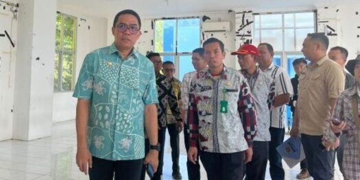 Wali Kota Samarinda, Andi Harun Saat meninjau Aset Daerah. Foto: BorneoFlash/Nur Ainunnisa