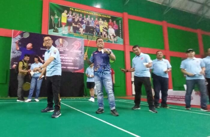 Semarak Hari Bhayangkara ke-79, Polresta Balikpapan Gelar Turnamen "Kapolresta Cup 2025" Cabang Bulutangkis