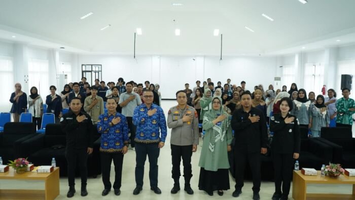 Polda Kaltim menggelar sosialisasi bertema“Sinergitas Kepolisian dan Perguruan Tinggi dalam Pencegahan dan Pemberantasan Penyalahgunaan serta Peredaran Gelap Narkotika” di Politeknik Negeri Balikpapan (Poltekba). Foto: HO/Humas Polda Kaltim