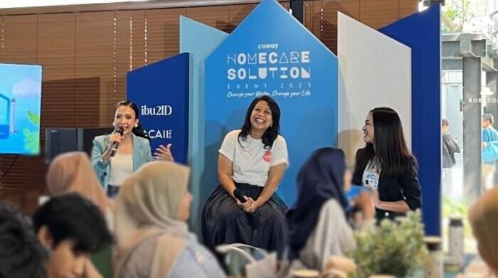Poetri Andayani (tengah), Co-Founder ibu2ID saat menghadiri diskusi dalam acara "Healthy Home, Happy Family: Membangun Lingkungan Rumah yang Sehat dan aman", memberikan tips untuk menjadikan lingkungan yang ramah lingkungan dan sehat. Foto: ANTARA/Farika Khotimah