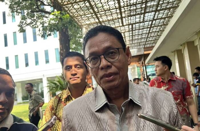 Wakil Menteri Energi dan Sumber Daya Mineral (ESDM) Yuliot Tanjung memberi keterangan ketika ditemui di Kantor Kementerian ESDM, Jakarta, Jumat (4/7/2025). Foto : ANTARA/Putu Indah Savitri.