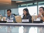 Menteri Komunikasi dan Digital (Menkomdigi) Meutya Hafid (kedua dari kanan) menerima kunjungan Presiden Direktur & CEO Indosat Ooredoo Hutchison (IOH) Vikram Sinha dalam audiensi yang berlangsung di Kantor Kemkomdigi, Jakarta, pada Rabu (2/7/2025). Foto: ANTARA/HO-Kementerian Komunikasi dan Digital