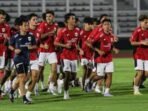 Para pemain Timnas U-23 yang terpilih melakukan Latihan jelang turnamen ASEAN U-23 Championship 2025 di Stadion Madya. Turnamen ini akan digelar pada 15-29 Juli 2025. Foto: ANTARA/Asprilla Dwi Adha/bar