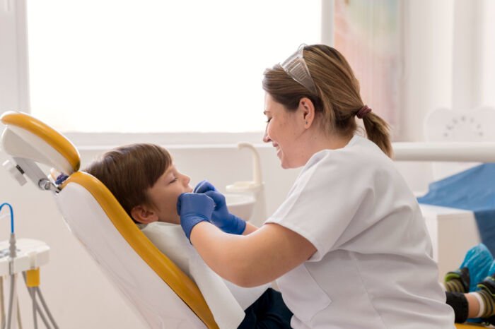 Kiat Mencegah Gigi Anak Berantakan Sejak Pertumbuhan Awal