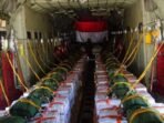Bantuan logistik untuk warga Gaza yang diterjunkan TNI saat perayaan HUT Ke-80 RI, Minggu (17/8/2025). FOTO: ANTARA/HO-Humas Kemhan.