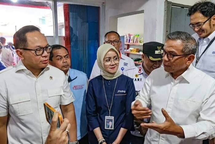 Direktur Bisnis Perum Bulog Febby Novita (tengah). FOTO: ANTARA/HO-Humas Bulog