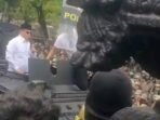 Foto tangkapan layar saat Bupati Pati Sudewo menemui pengunjuk rasa yang menuntut dirinya mengundurkan diri di Alun-alun Pati, Jawa Tengah, Rabu (13/8/2025). FOTO : ANTARA/HO-Screenshot