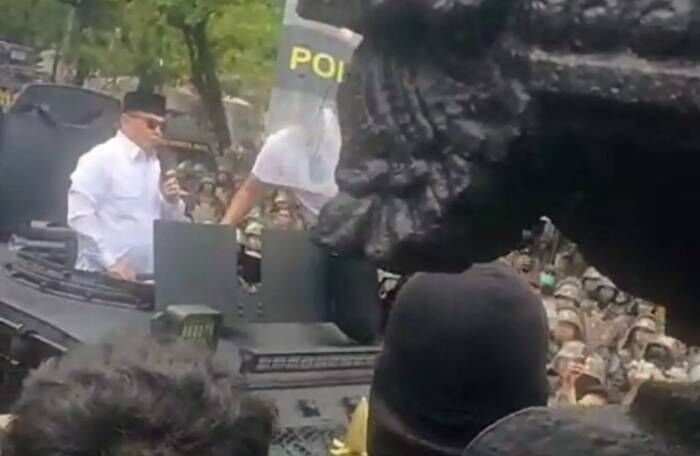 Foto tangkapan layar saat Bupati Pati Sudewo menemui pengunjuk rasa yang menuntut dirinya mengundurkan diri di Alun-alun Pati, Jawa Tengah, Rabu (13/8/2025). FOTO : ANTARA/HO-Screenshot