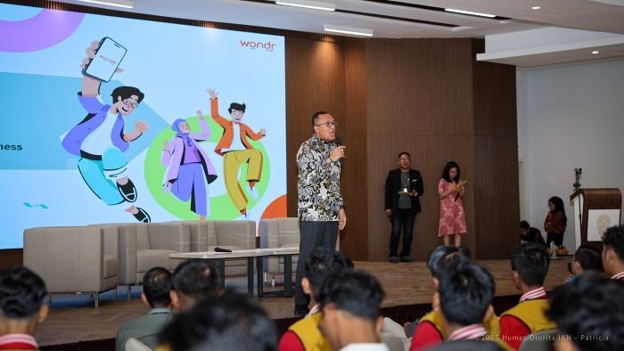 Direktur Pengelolaan Gedung, Kawasan, dan Perkotaan Otorita IKN, Desiderius Viby Indrayana menyampaikan sambutan dalam acara Sosialisasi Pengelolaan Gedung, Kawasan, dan Sistem Transaksi Tanpa Tunai, Minggu (10/8/2025). Foto: HO/Humas Otorita IKN