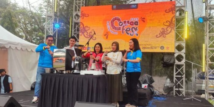 Disparpora Balikpapan gelar festival kopi di kawasan Balikpapan Tennis Stadium Kecamatan Balikpapan Selatan, pada Jumat (8/8/2025). Foto: BorneoFlash/Niken Sulastri