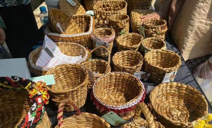 Eceng Gondok yang diubah menjadi kerajinan tangan. Foto: BorneoFlash/Nur Ainunnisa