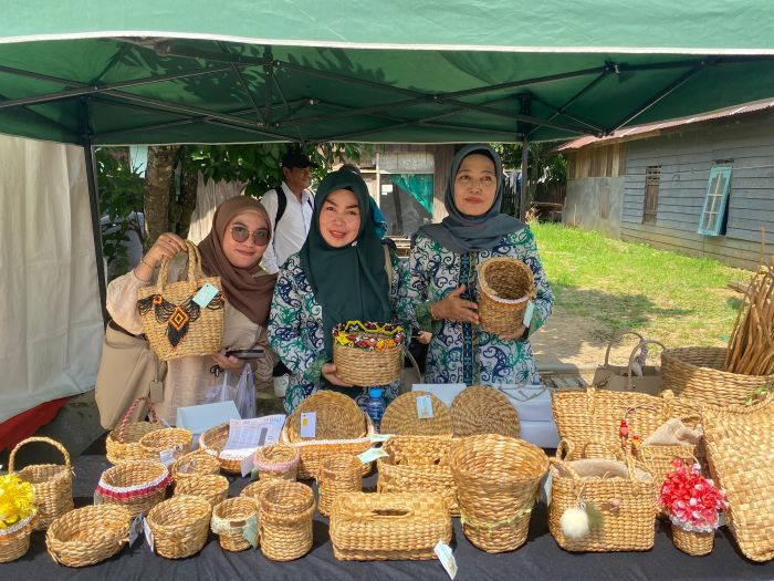 Dari Gulma Jadi Karya: Eceng Gondok Waduk Benanga Bernilai Ekonomi
